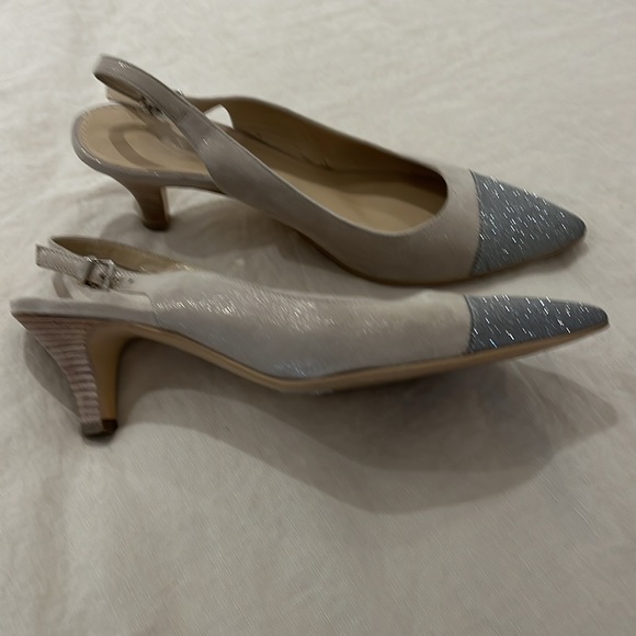 Adorable, summer sling backs - Picture 2 of 6